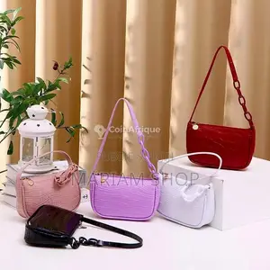 Photo - Élégant sac à main de style classique