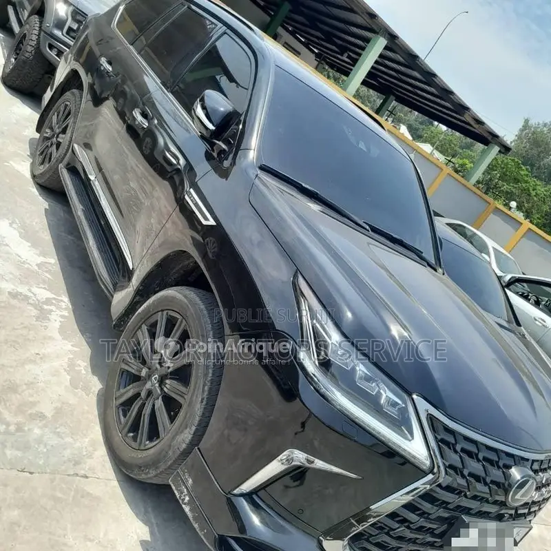 Lexus LX 570 SUV luxueux - Essence - Faible kilométrage
