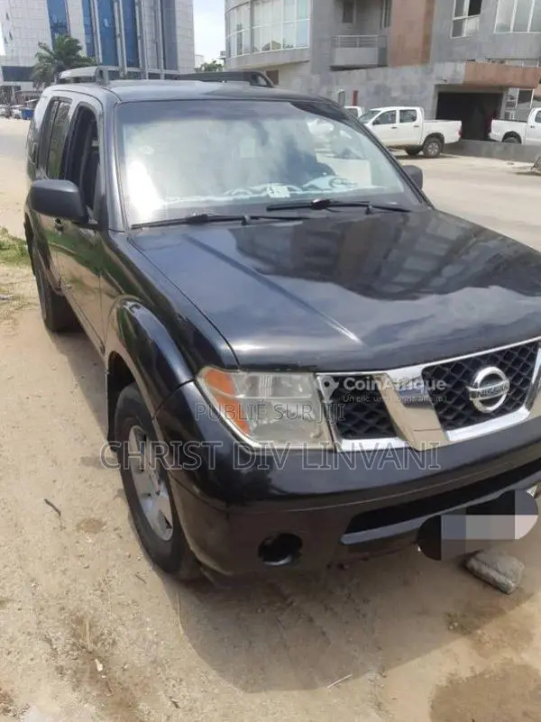 Nissan Pathfinder 2005 - SUV 4x4 essence automatique
