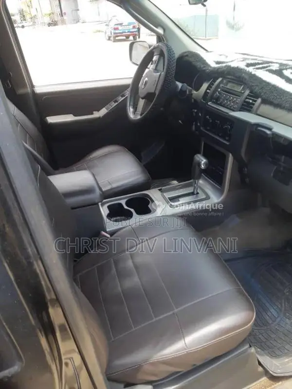 Nissan Pathfinder 2005 - SUV 4x4 essence automatique