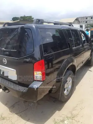 Nissan Pathfinder 2005 - SUV 4x4 essence automatique
