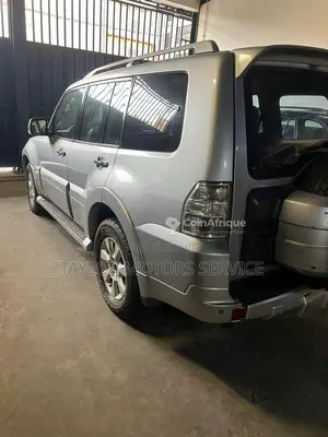 Mitsubishi Pajero 2017 - SUV 4x4 essence, full options