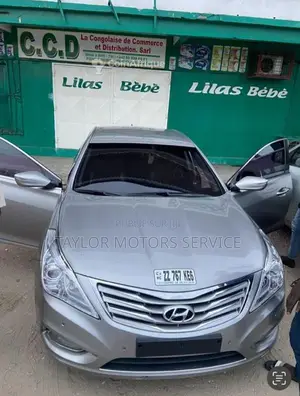 Photo - Hyundai Grandeur 2012 - Berline élégante essence automatique