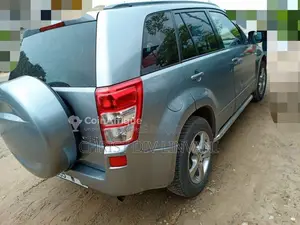 SUV Suzuki Grand Vitara 2008 - Automatique & Essence