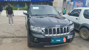 Photo - Jeep Grand Cherokee 2011 V8 - SUV luxueux et puissant