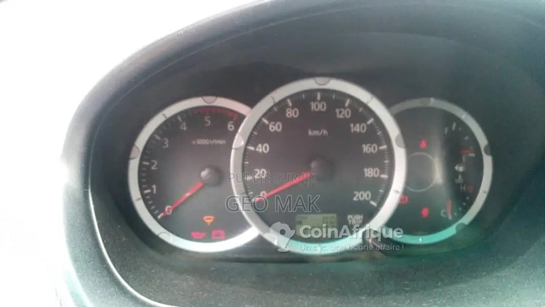 Pickup Mitsubishi L200 diesel 2011 - Excellent état