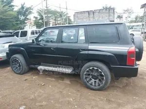 Nissan Patrol 4x4 SUV 2012 - Excellent État