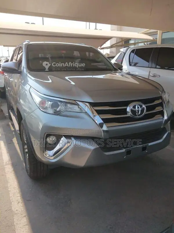 Toyota Fortuner 2018 - SUV 4x4 essence automatique