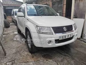 Photo - Suzuki Grand Vitara 2008 - SUV compact bien entretenu