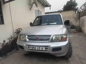 Photo - Mitsubishi Pajero 2006 - Véhicule pour pièces ou réparation