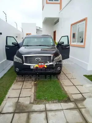 Photo - SUV de luxe Infiniti QX56 2012 - Élégant et puissant