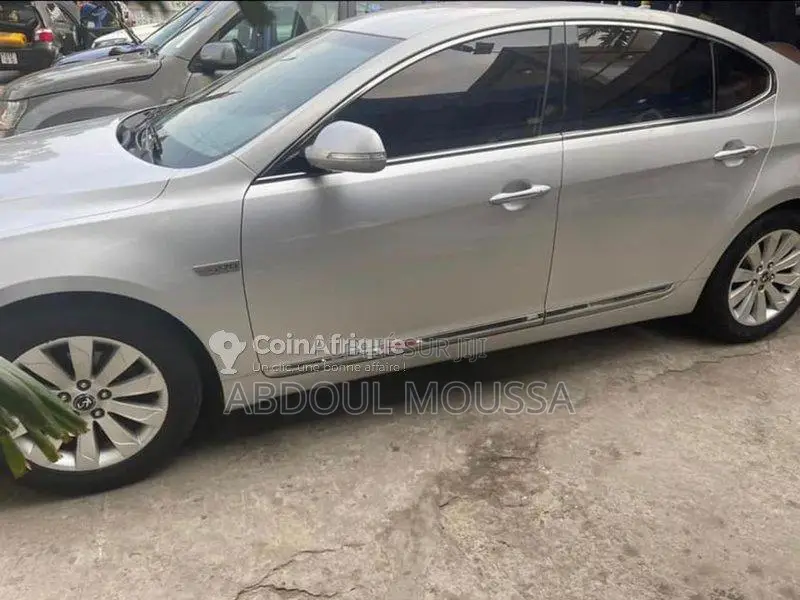 Kia K7 berline automatique essence 2016