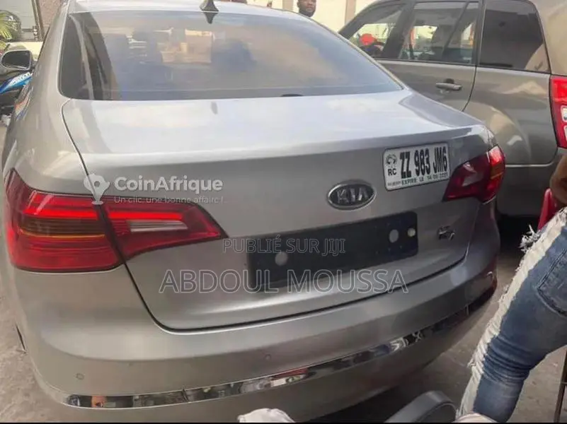 Kia K7 berline automatique essence 2016