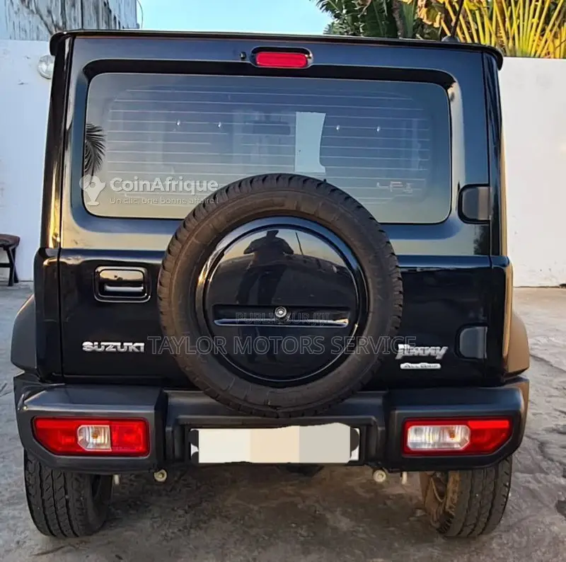 Suzuki Jimny 2022 - SUV compact 4x4 état neuf