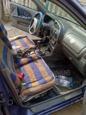 Mitsubishi Lancer 1999 - Berline manuelle essence