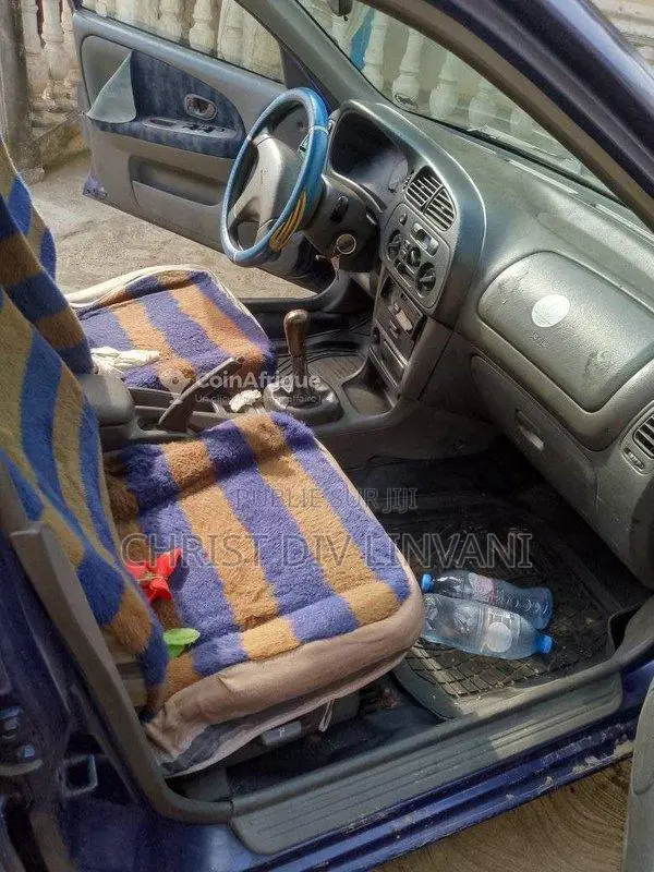 Mitsubishi Lancer 1999 - Berline manuelle essence