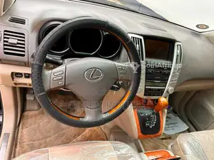 Lexus RX - SUV luxueux en parfait état