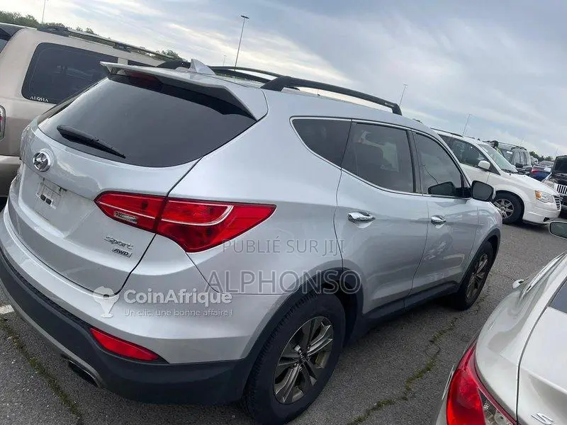 Hyundai Santa Fe Sport 2016 - SUV familial compact en excellent état