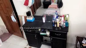 Photo - Coiffeuse vintage avec miroir - Meuble chambre élégant