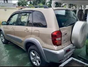 Toyota RAV4 2010 - SUV compact en bon état