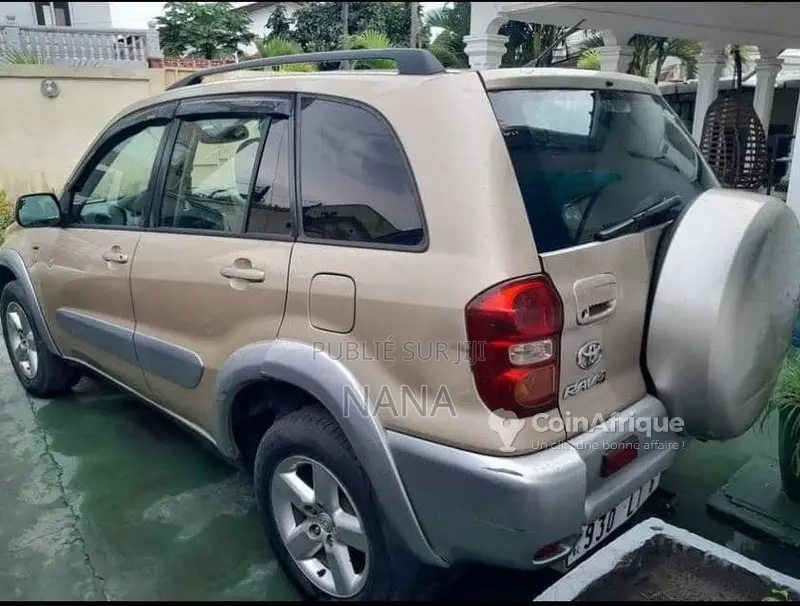 Toyota RAV4 2010 - SUV compact en bon état