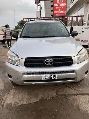 Photo - Toyota RAV4 2008 - SUV essence automatique en excellent état