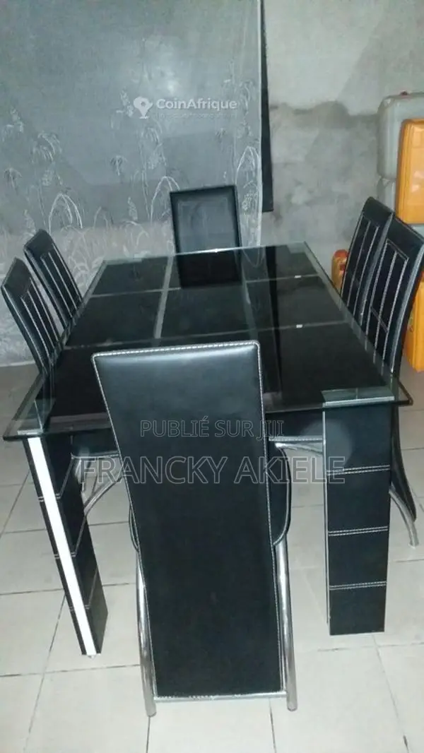 Table à manger en verre moderne 6 personnes