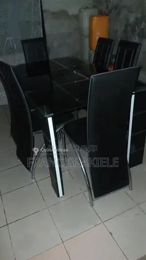 Table à manger en verre moderne 6 personnes