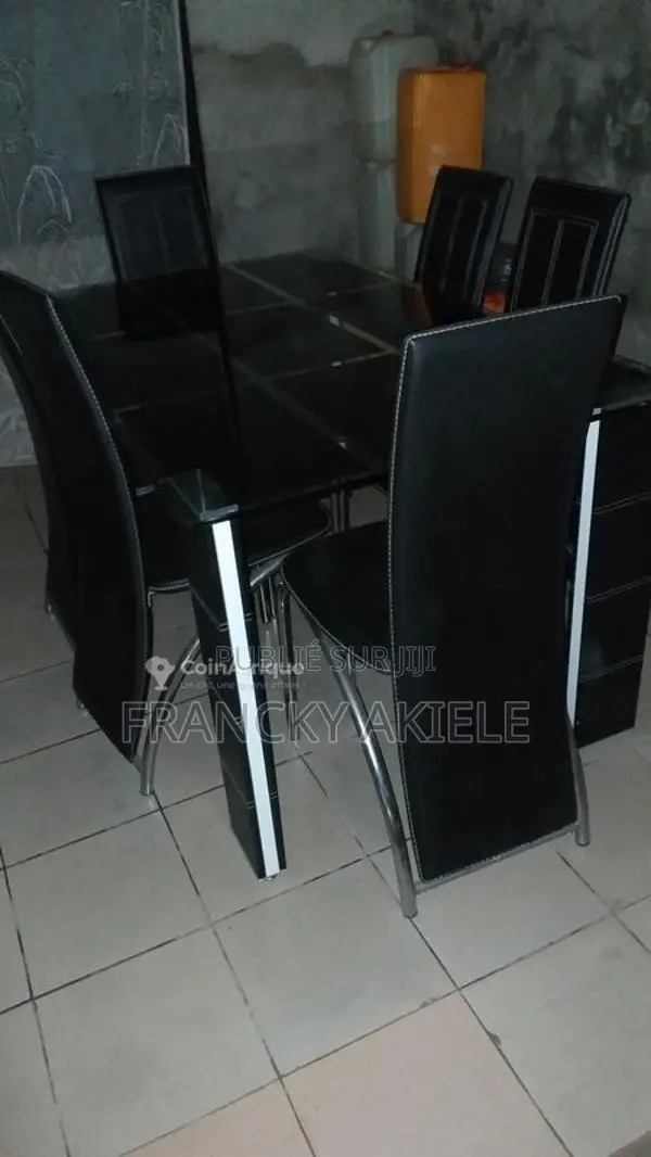 Table à manger en verre moderne 6 personnes