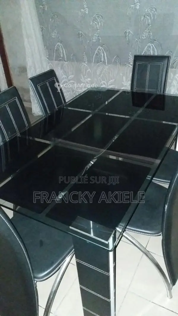 Table à manger en verre moderne 6 personnes