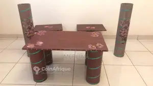 Photo - Ensemble de meubles de salon en bois : table basse et tables d'appoint