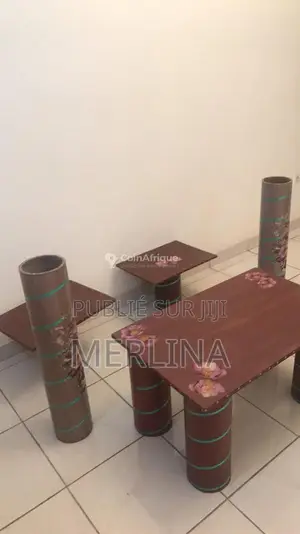 Ensemble de meubles de salon en bois : table basse et tables d'appoint