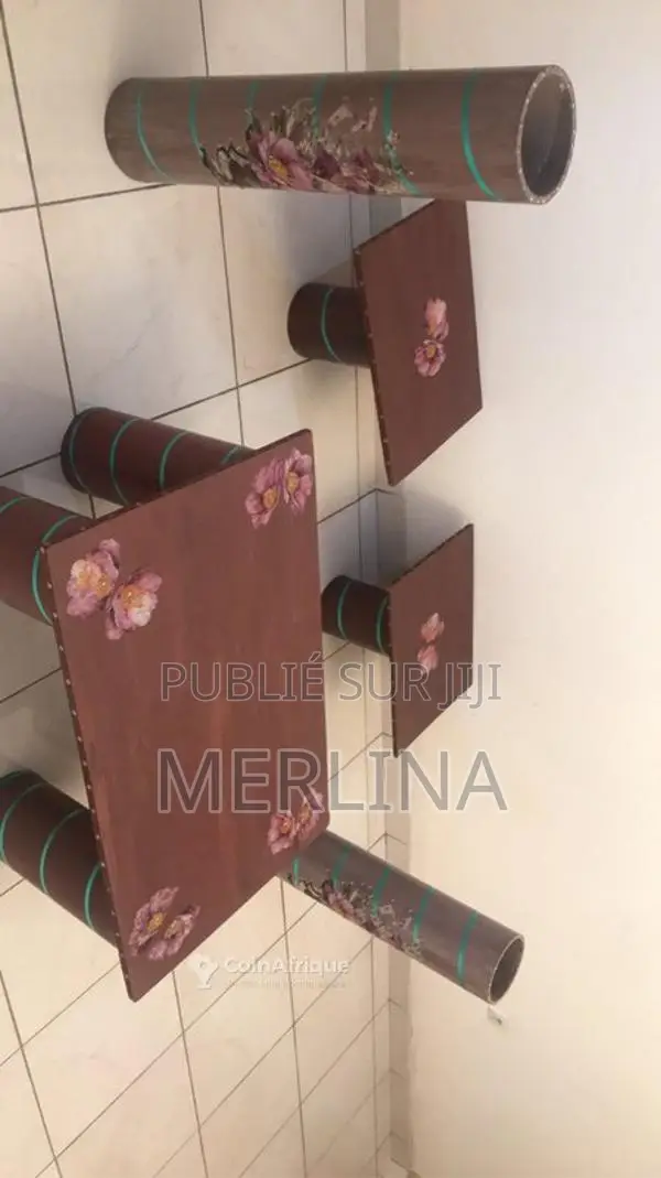 Ensemble de meubles de salon en bois : table basse et tables d'appoint