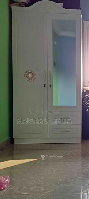 Photo - Garde-linge deux portes, occasion à saisir