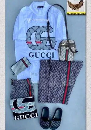 Photo - Collection de Vêtements Homme - Mode et Élégance