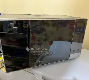 Photo - Micro-ondes Midea d'occasion - Bon état