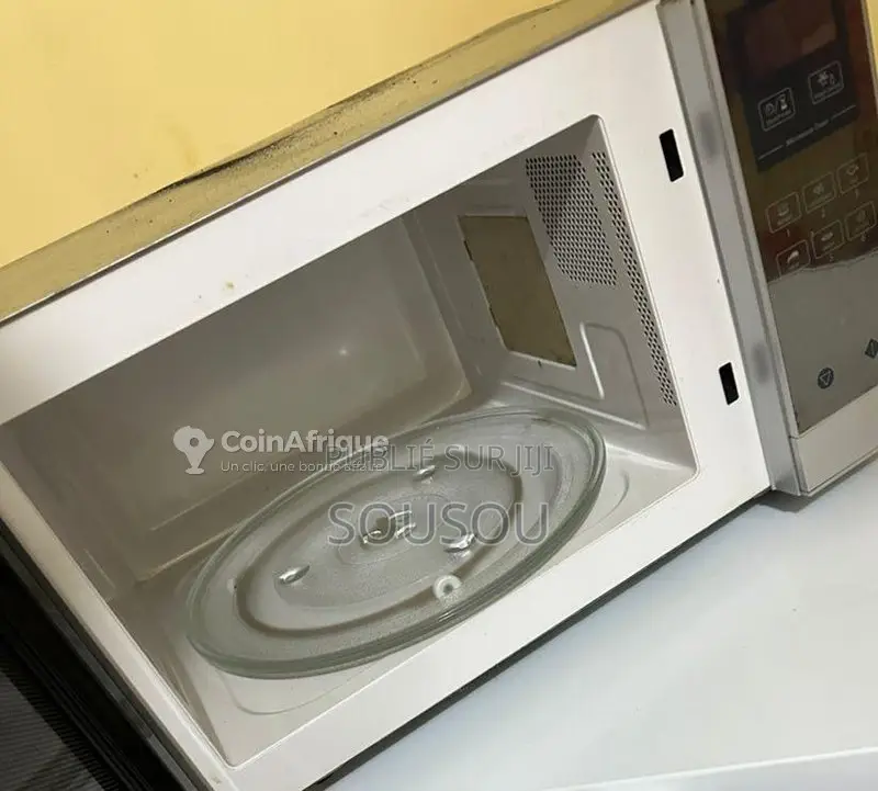 Micro-ondes Midea d'occasion - Bon état