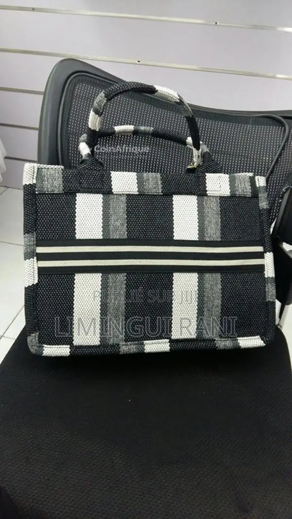 Sacs à main élégants pour femmes - Collection She in