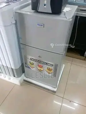 Réfrigérateur domestique en bon état - Livraison possible