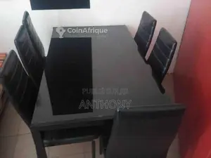 Photo - Table à manger noir moderne avec 6 chaises assorties