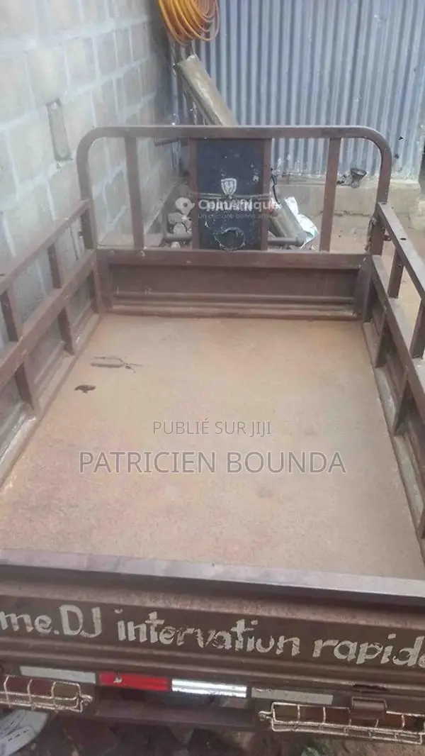 Tricycle robuste de marque Kavaki - En excellent état