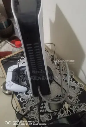 Photo - Console Sony PlayStation 5 - État neuf, quasi-intacte