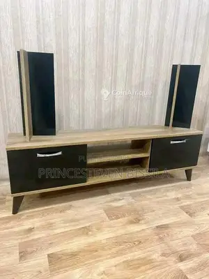 Photo - Meuble TV sur mesure artisanal en bois