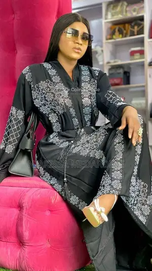 Photo - Vêtements femme traditionnels nigérians élégants