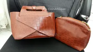 Photo - Élégant sac à main pour femme, style chic et pratique