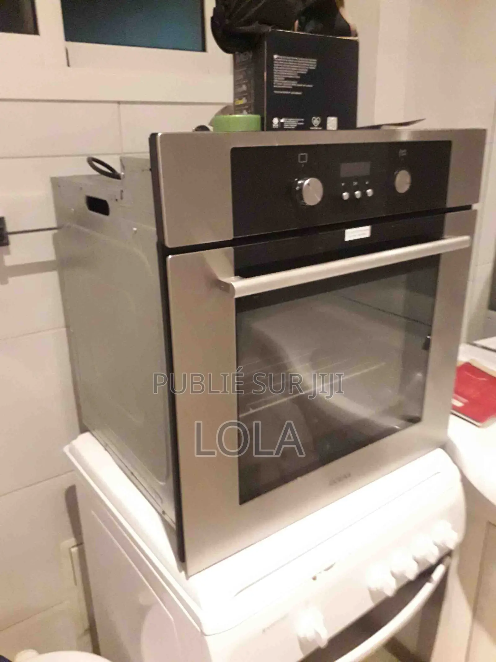Four traditionnel à chaleur homogène en bon état