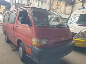 Toyota HiAce 1999 Rouge