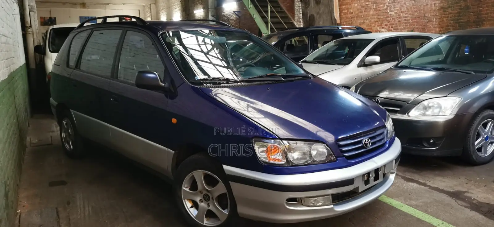 Toyota Picnic 2000 Blue