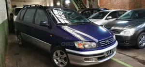 Toyota Picnic 2000 Blue