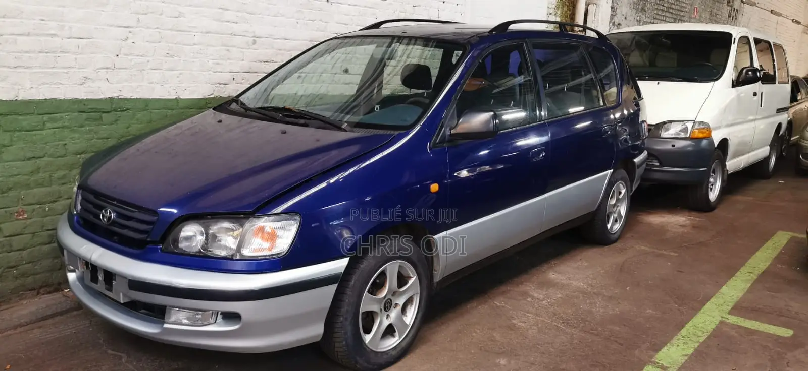 Toyota Picnic 2000 Blue